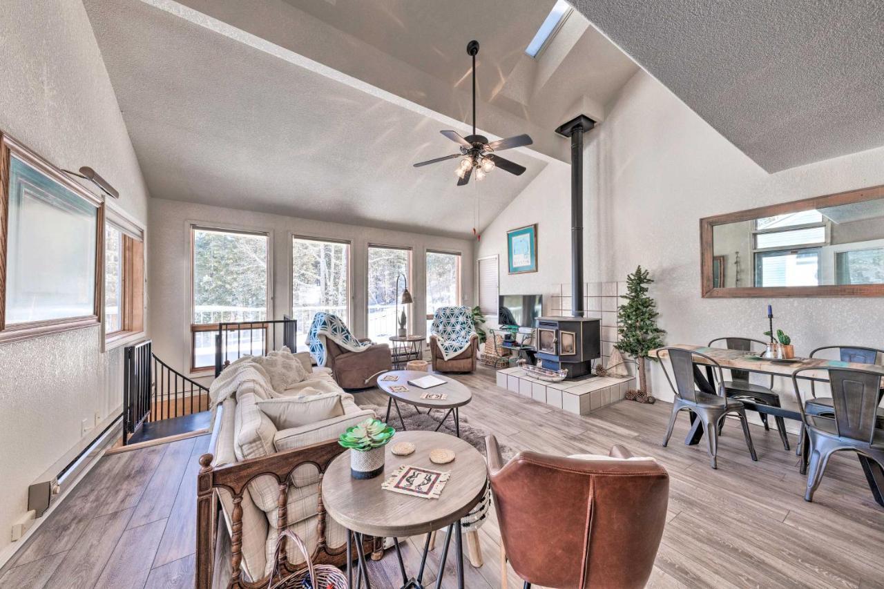 Bright Cloudcroft Condo With Game Room And Deck! Exteriör bild